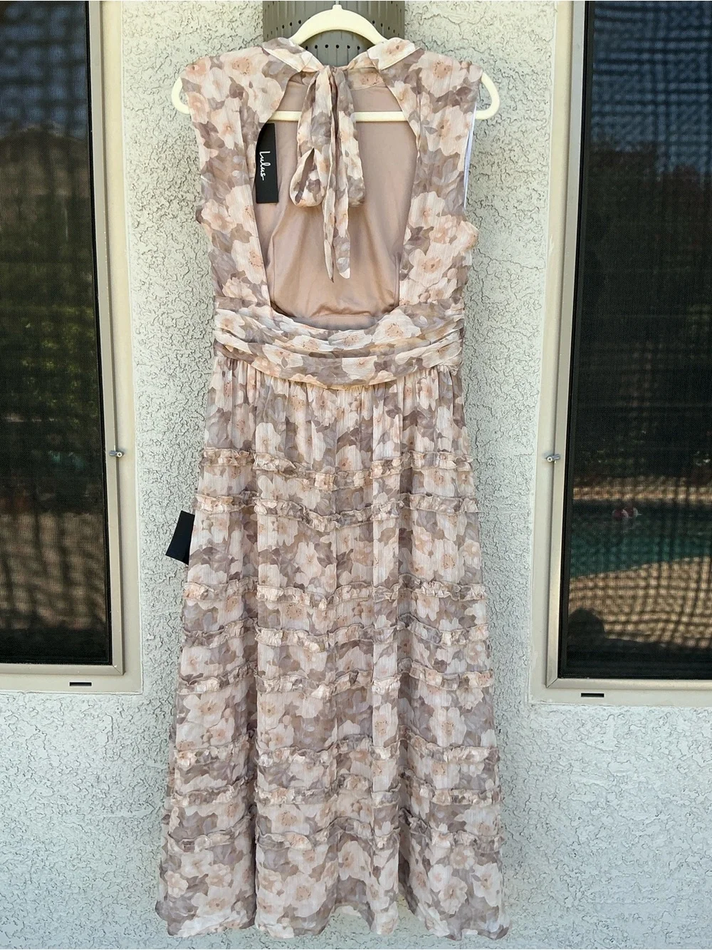 NWT Lulu’s Happily Sweet Beige Floral Mock Neck Backless Midi Dress Large Chic - Picture 5 of 10